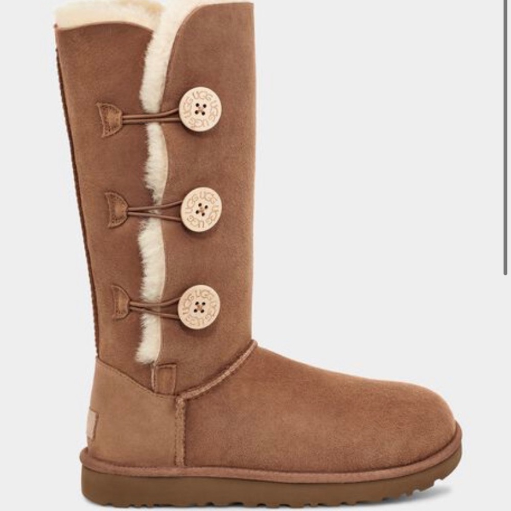 UGG bailey button triplet II boot